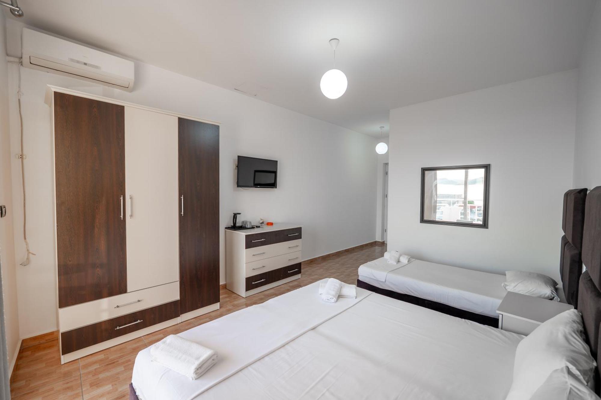 Hotel Myrtai - City Center Sarandë Exterior foto