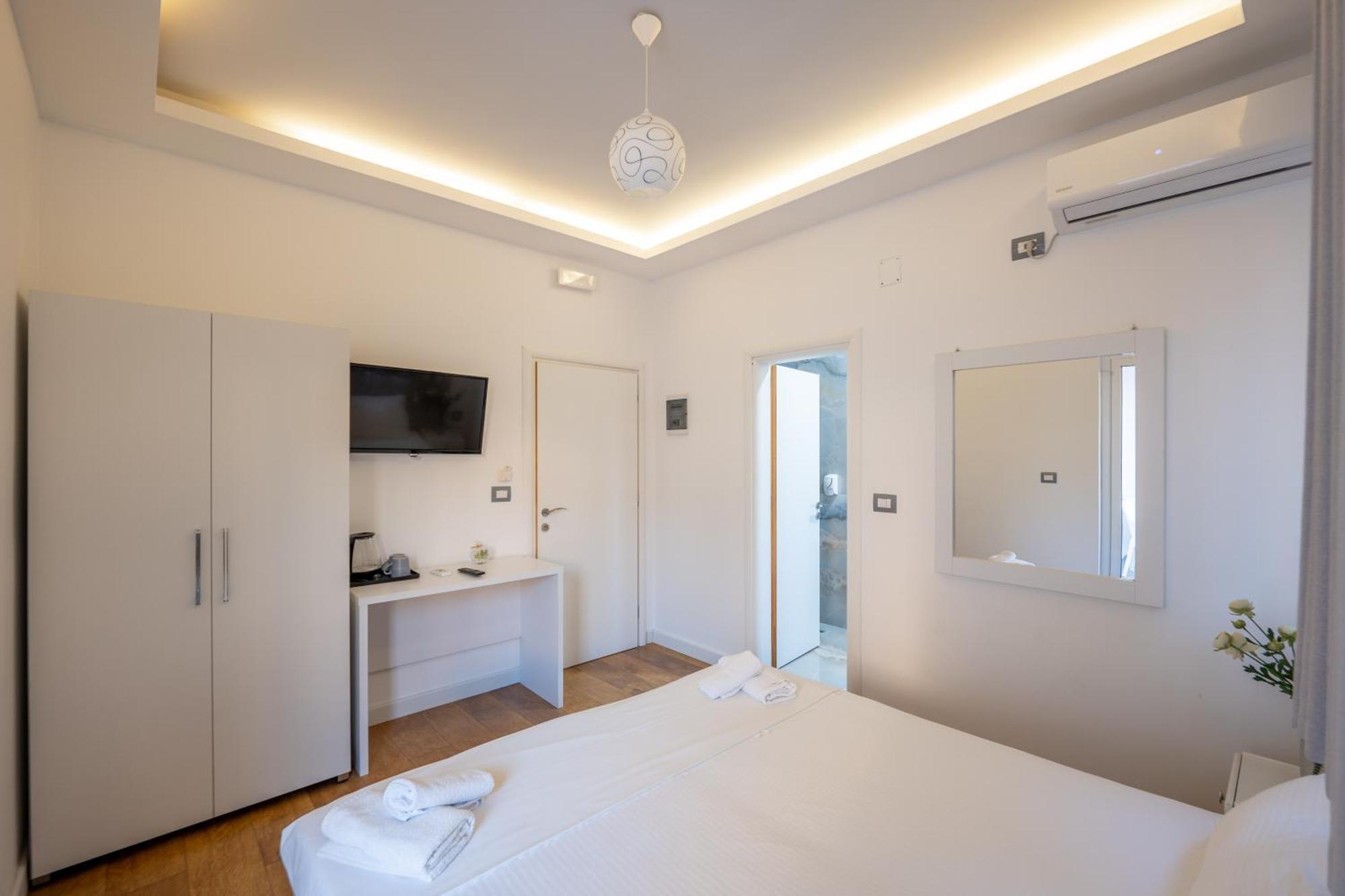 Hotel Myrtai - City Center Sarandë Exterior foto